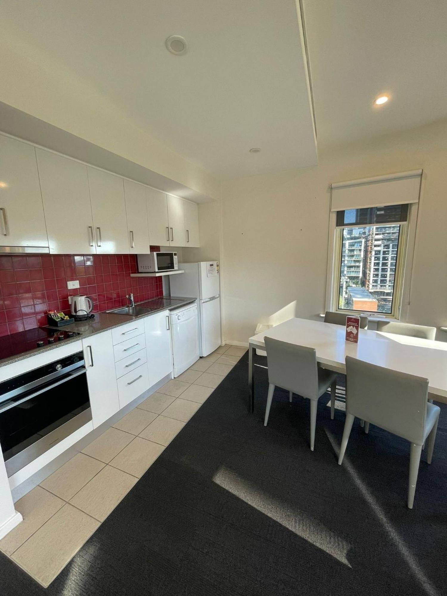 South Yarra Central Apartment Hotel Мелбърн Екстериор снимка