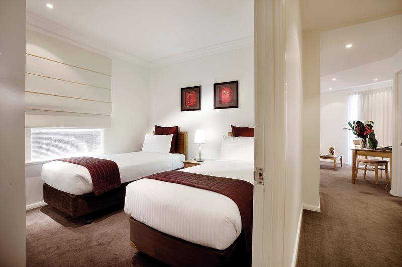 South Yarra Central Apartment Hotel Мелбърн Екстериор снимка