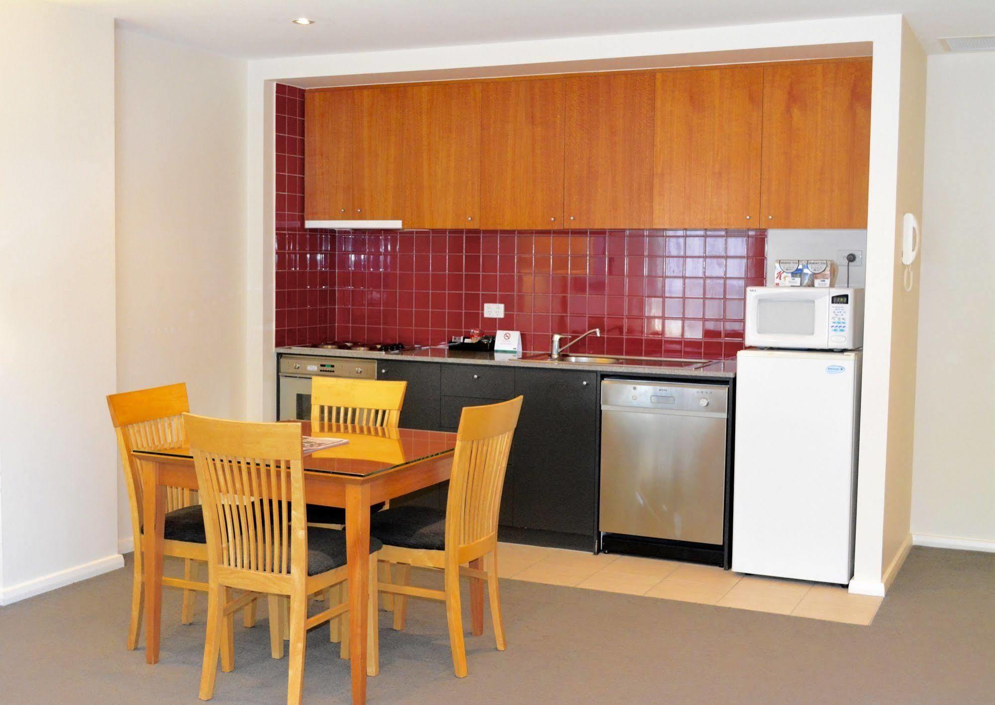 South Yarra Central Apartment Hotel Мелбърн Екстериор снимка